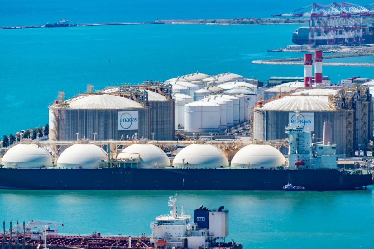 Liquefied Natural Gas Loading Terminal with LNG carrier berthed