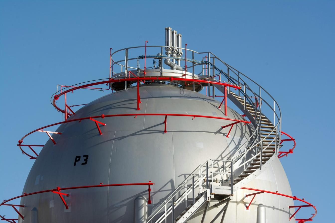LNG Cargo Ship supporting trading and maritime fuel supply